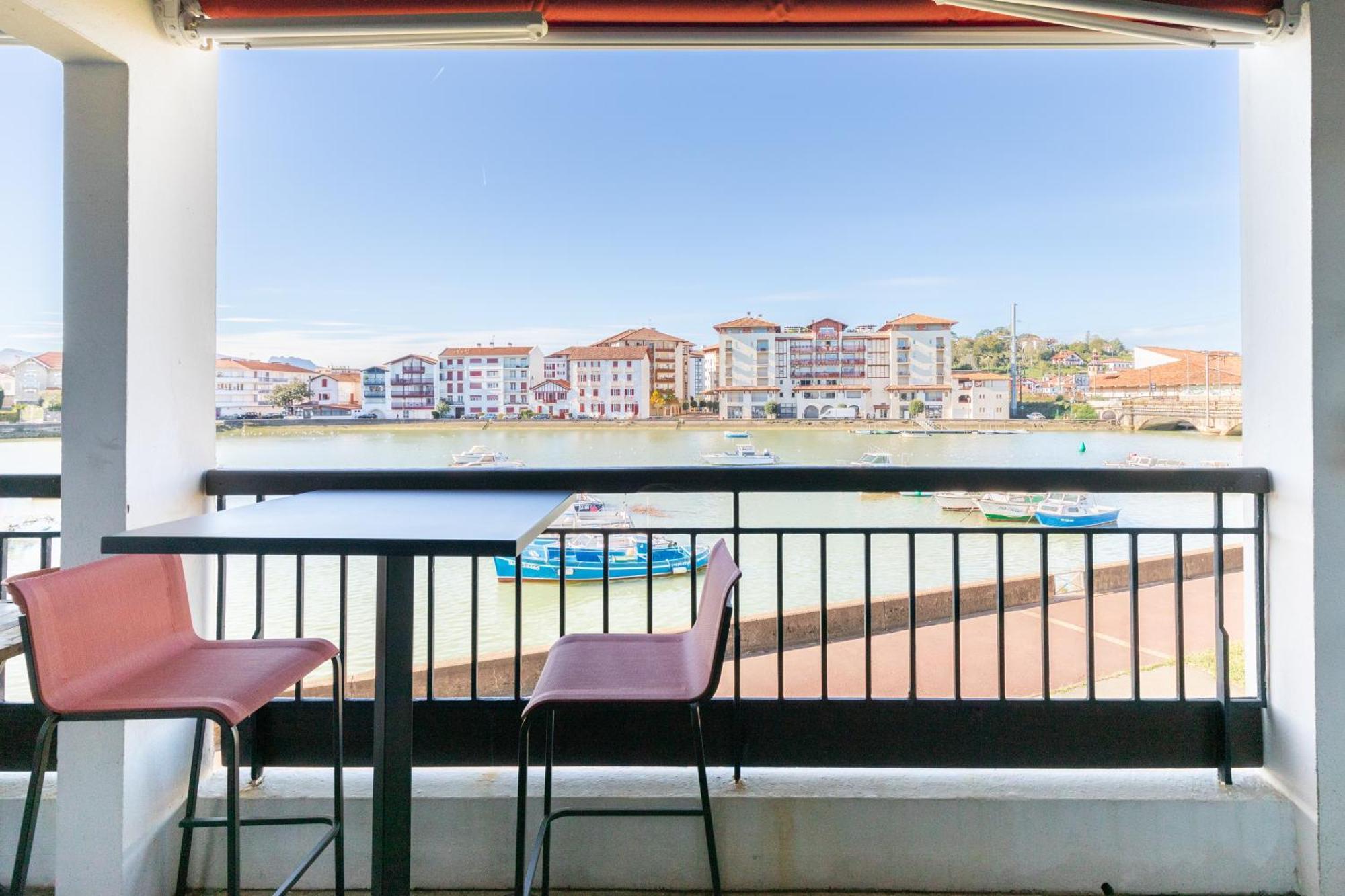 Vue Plongeante Sur L'eau * Saint-Jean-de-Luz