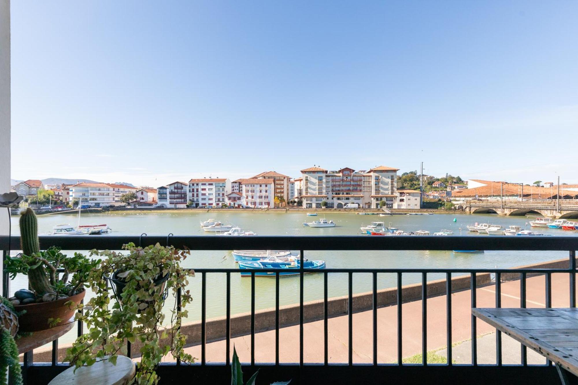 Apartment Vue Plongeante Sur L'eau *