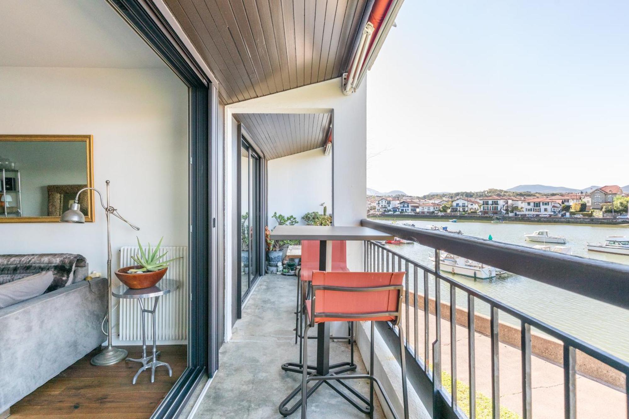 Vue Plongeante Sur L'eau Apartment